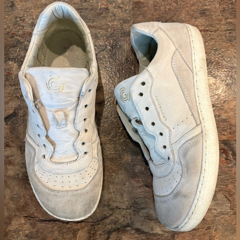 Groundies Nova barefoot sneakers